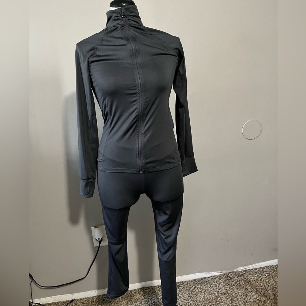 Grey athletic set size large NWOT